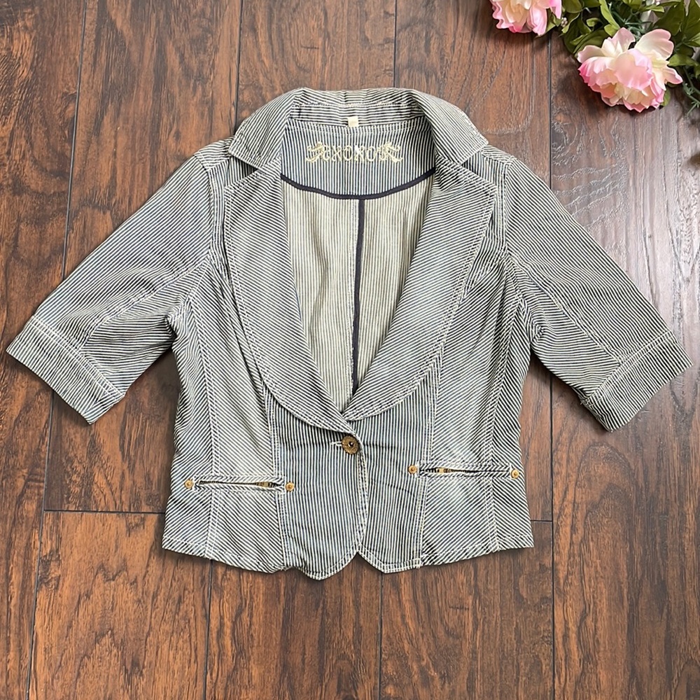 Croft & Barrow Blue and White Blazer